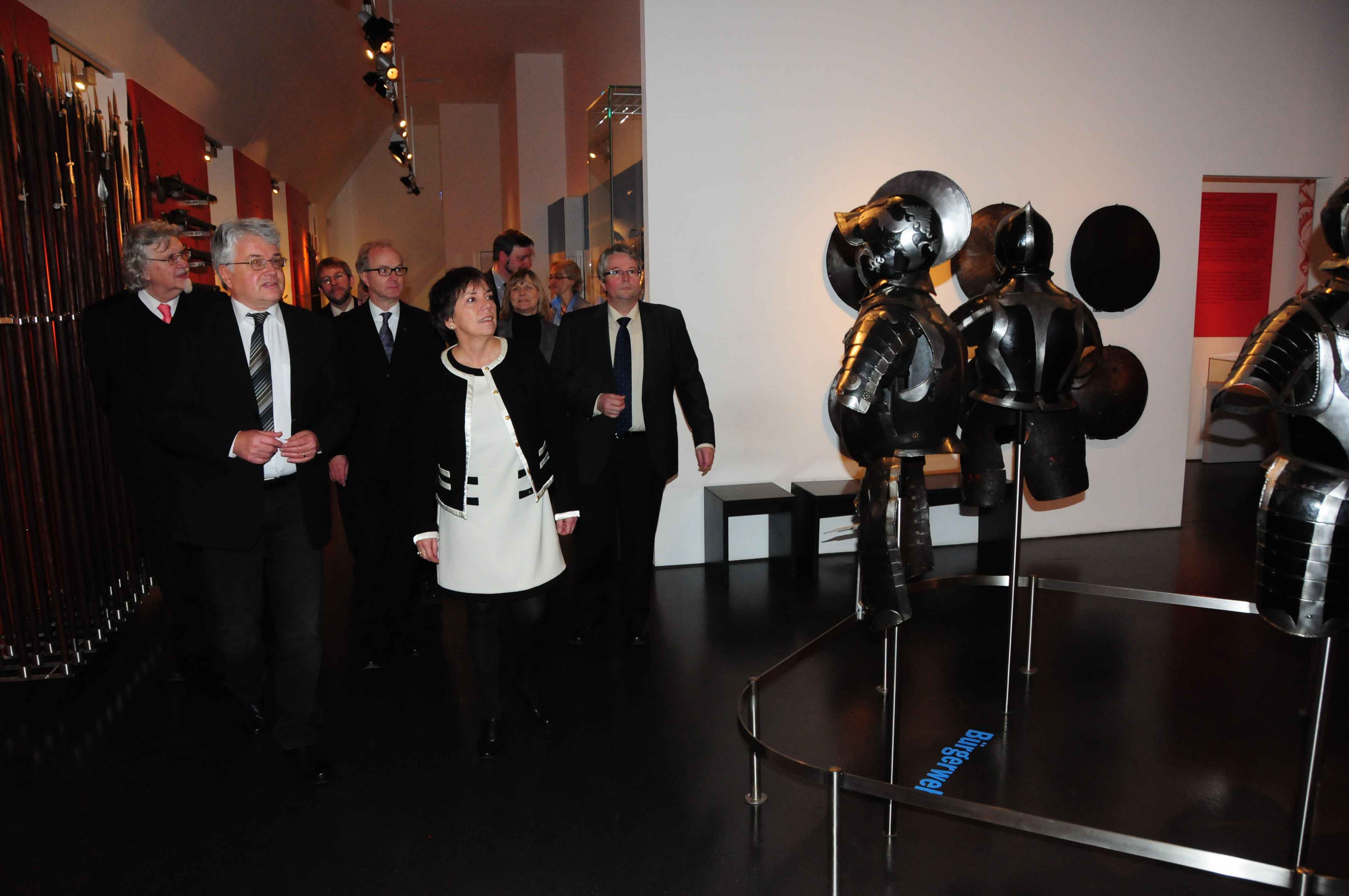 Prof. Margot Käßmann in der Emder Rüstkammer